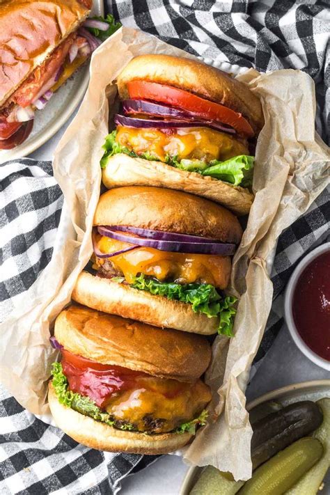 Classic Cheeseburger Recipe (Super Juicy) .
